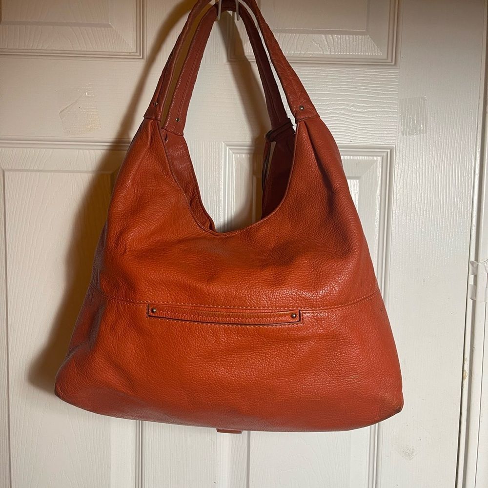 Michael Kors Leather Orange Austin Large shoulder Bag gold tone hardwares. - Picture 3 of 16